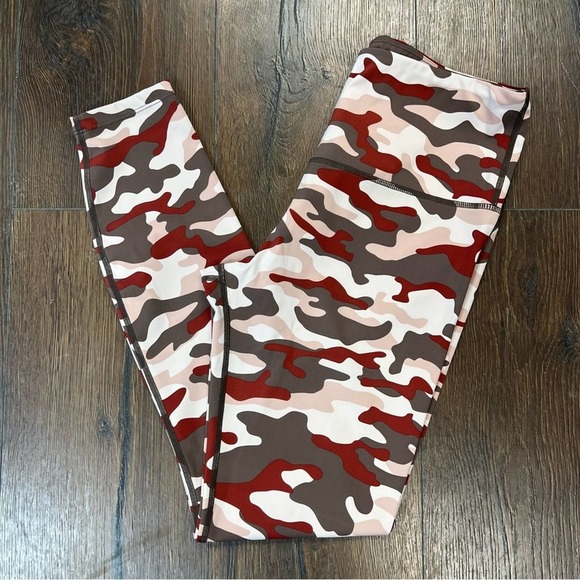 VARLEY ESTRELLA LEGGING ZION CAMO
SZ MED - Picture 2 of 6